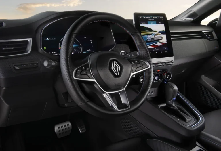 Moderne Autoinnenausstattung mit Bildschirm